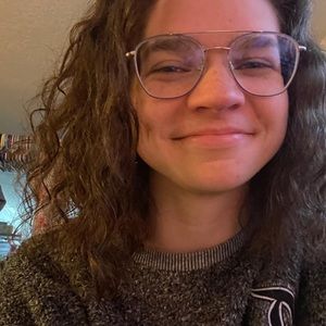 Meet your Posher, Katelyn